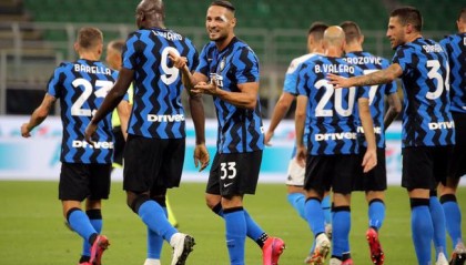  那不勒斯替补建功，客场险胜保留希望  