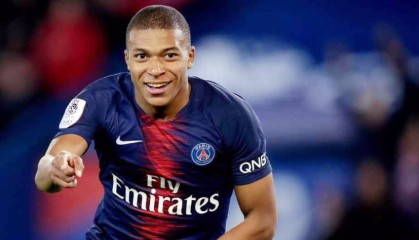  法甲豪门碰撞，巴黎圣日耳曼横扫马赛