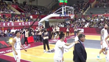  电竞裁判严格执裁，公平竞赛获赞誉