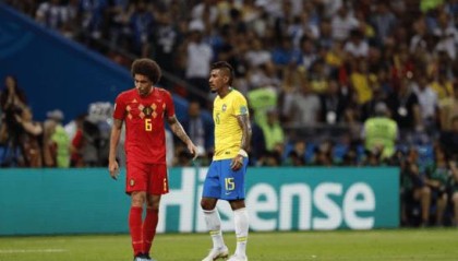  裁判判罚引发争议，赛后采访暗流涌动