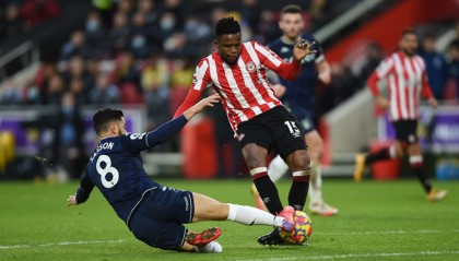  曼联年轻阵容遇挫，客场不敌传统劲旅  