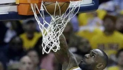  扣篮大赛惊现空中接力神配合