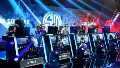  电竞风云人物齐聚共话行业发展