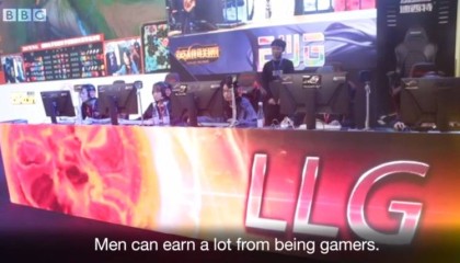  电竞巾帼英豪绽放赛场别样风采