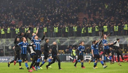  曼联复兴之路客场战胜强敌