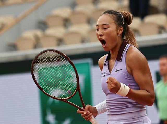  郑钦文强势晋级法网女单四强