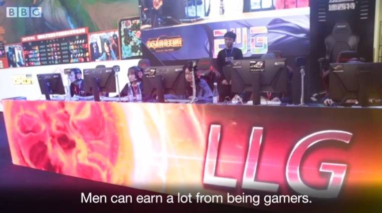  电竞巾帼英豪绽放赛场别样风采