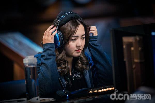  电竞女选手破纪录，巾帼不让须眉男