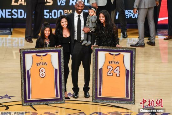  传奇球星退役仪式举行，球迷含泪送别偶像  